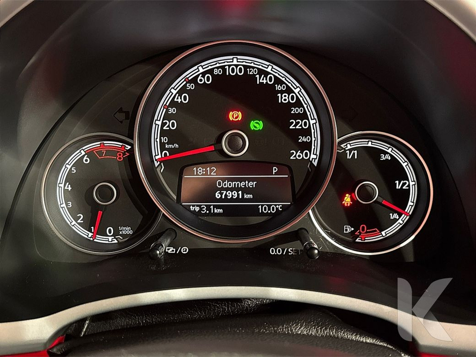 2019 Volkswagen Beetle - image 14