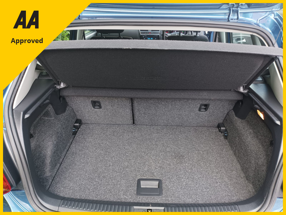 2017 Volkswagen Polo COMFORTLINE PLUS 1.2 TSI COMPREHENSIVE SERVICE HISTORY (10 STAMPS) ONLY 43,729kms FACTORY IMMOBILISER DASH CAMERA REVERSE CAMERA APPLE CAR PLAY ANDROID AUTO 2 YEARS NCT 1 YEAR ROAD TAX 4 NEW TYRES €14,495