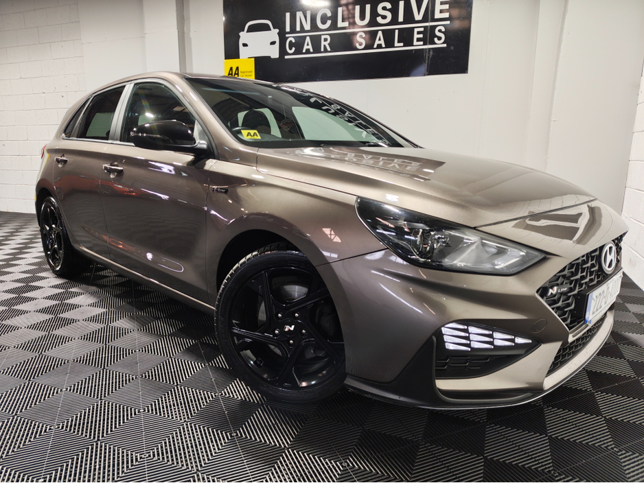 2022 Hyundai i30 - image 2