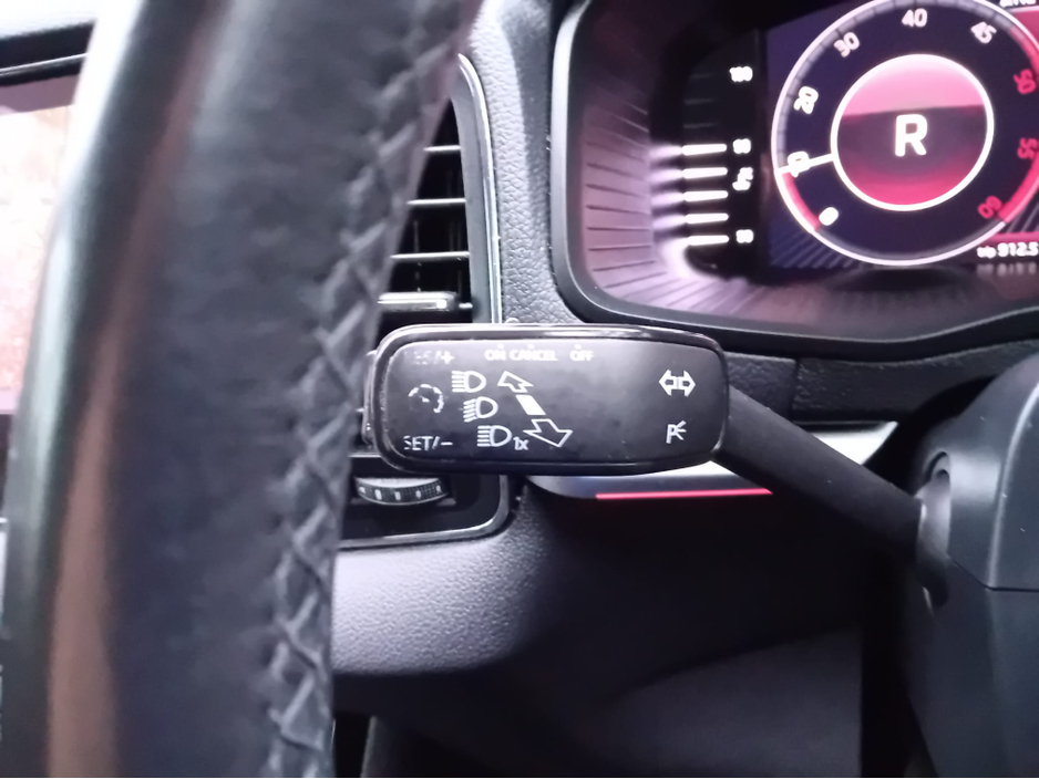 2019 Skoda Karoq - image 25