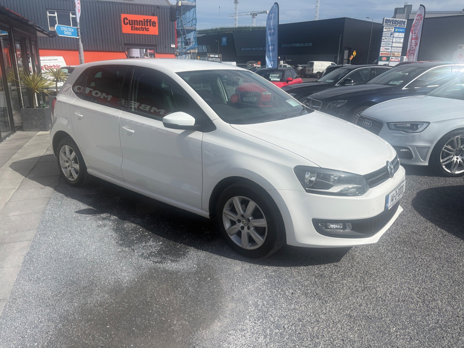 2014 Volkswagen Polo - image 3
