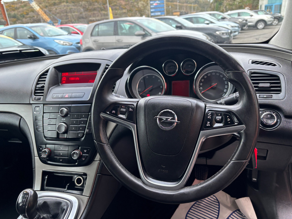 2013 Opel Insignia - image 5