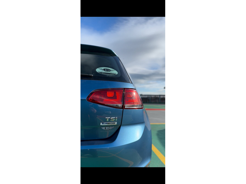 2015 Volkswagen Golf - image 11