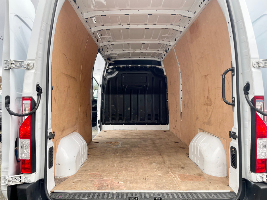 2021 Nissan NV400 - image 22