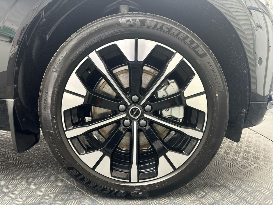 2026 Volvo XC60 - image 5