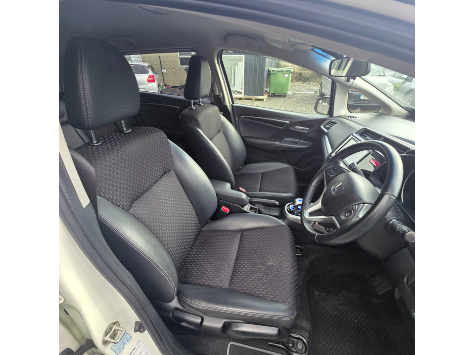 2014 Honda Fit - image 11