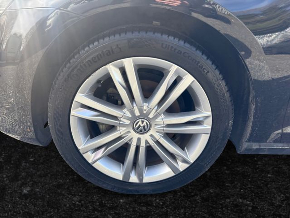 2013 Volkswagen Golf - image 12