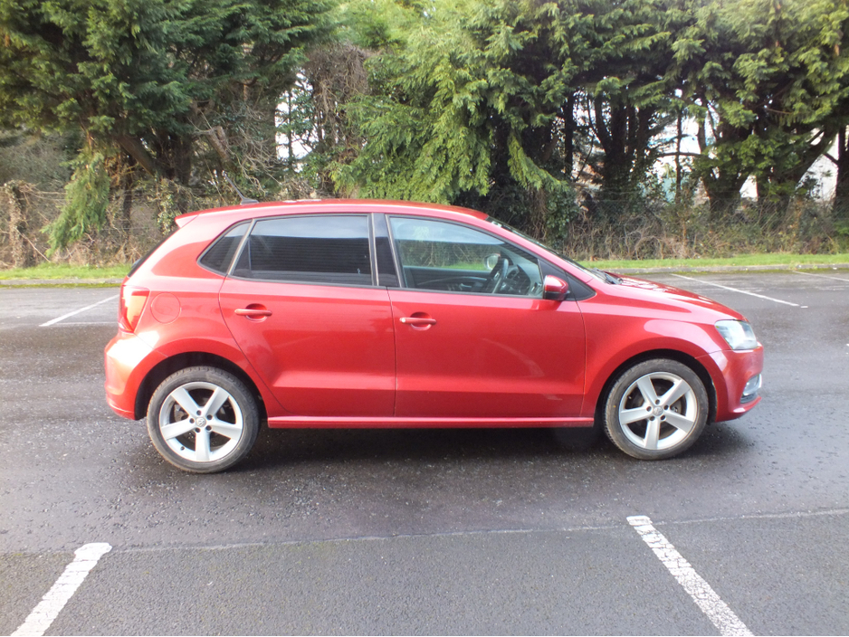 2017 Volkswagen Polo 1.2 auto €13,500