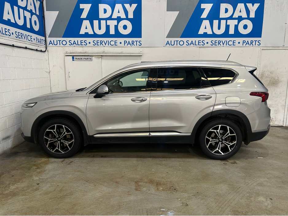 2020 Hyundai Santa Fe - image 4