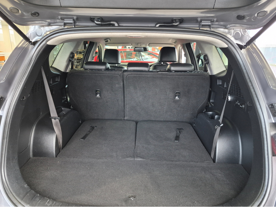 2020 Hyundai Santa Fe - image 11