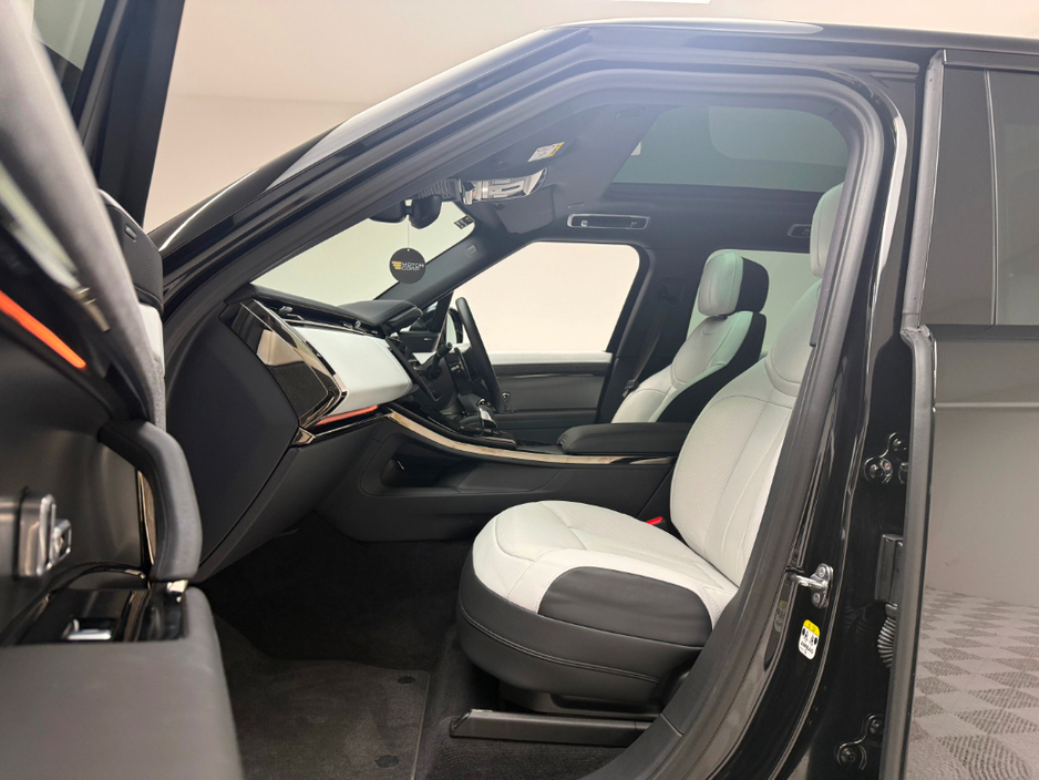 2024 Land Rover Range Rover Sport DYNAMIC P460E €112,990