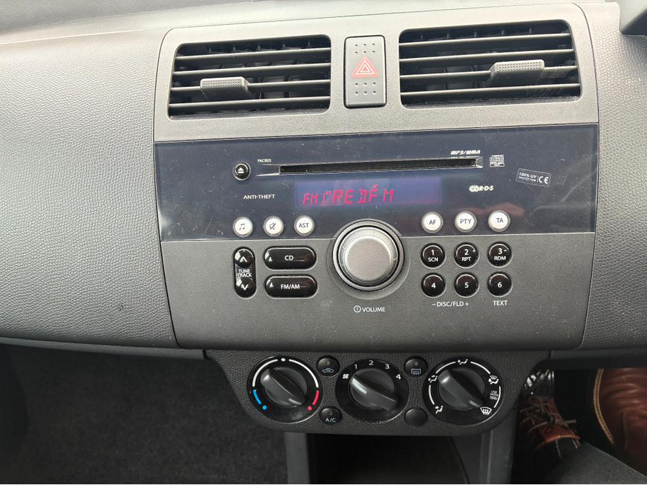 2007 Suzuki Swift - image 17