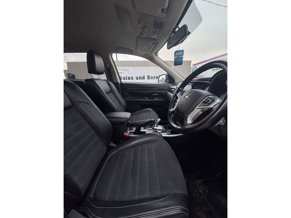 2016 Mitsubishi Outlander - image 16