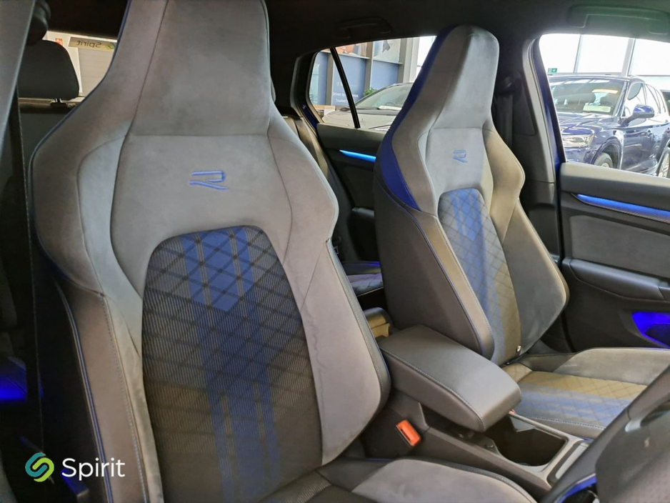 2021 Volkswagen Golf - image 19