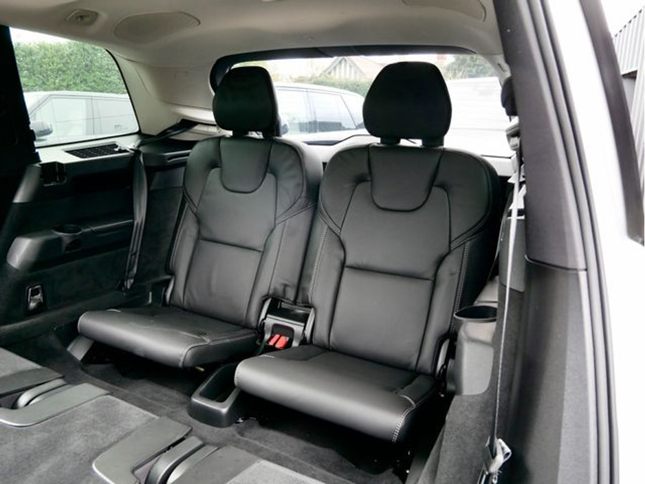 2025 Volvo XC90 - image 19