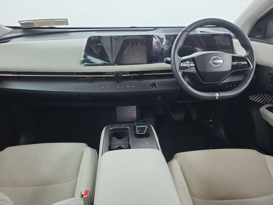 2025 Nissan Ariya - image 3