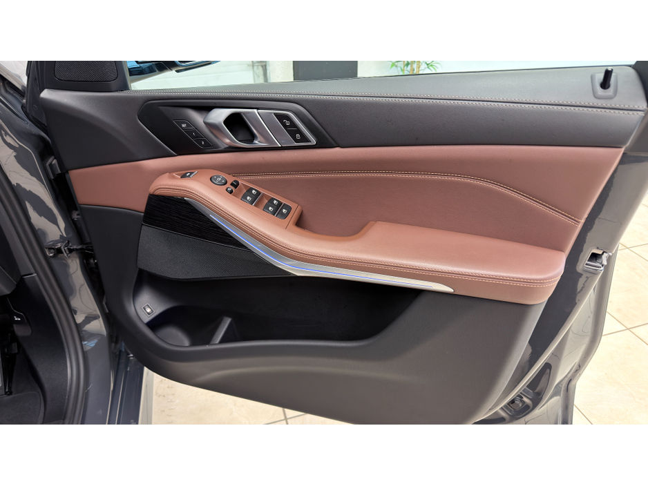 2023 BMW X5 - image 13