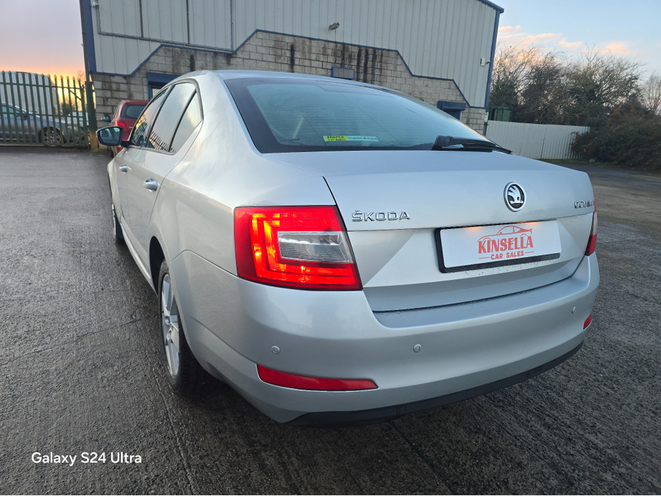 2015 Skoda Octavia AMBITION 1.6 TDI 105HP DSG 4 4DR AUTO €9,750