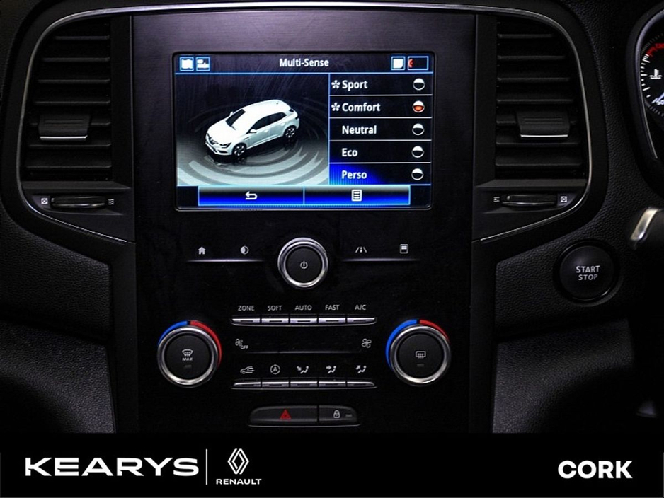 2020 Renault Megane - image 27