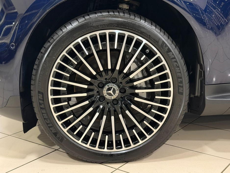 2023 Mercedes-Benz EQC - image 13