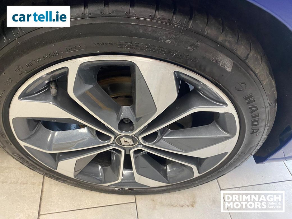 2018 Renault Megane - image 10