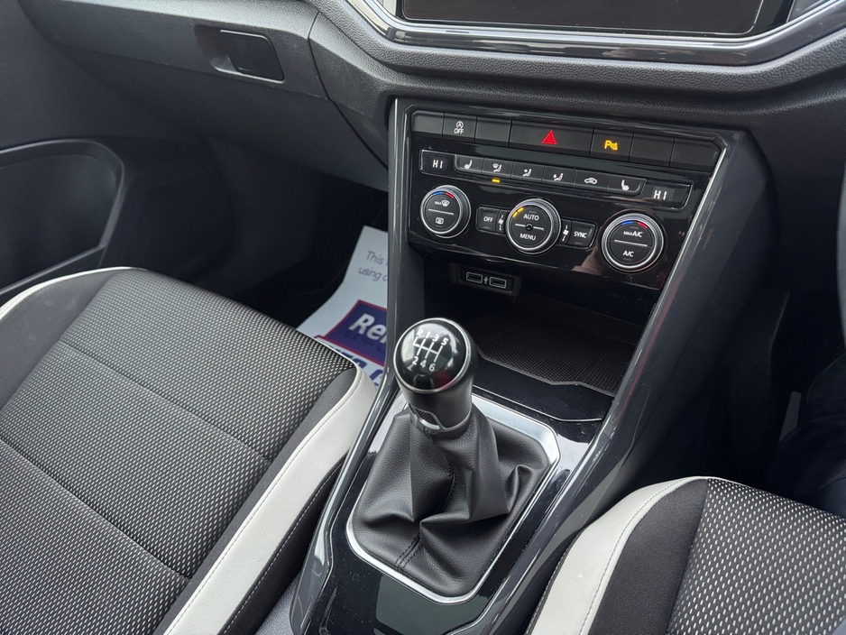 2018 Volkswagen T-Roc SPORT 1.5 TSI MANUAL GLASS ROOF €17,999