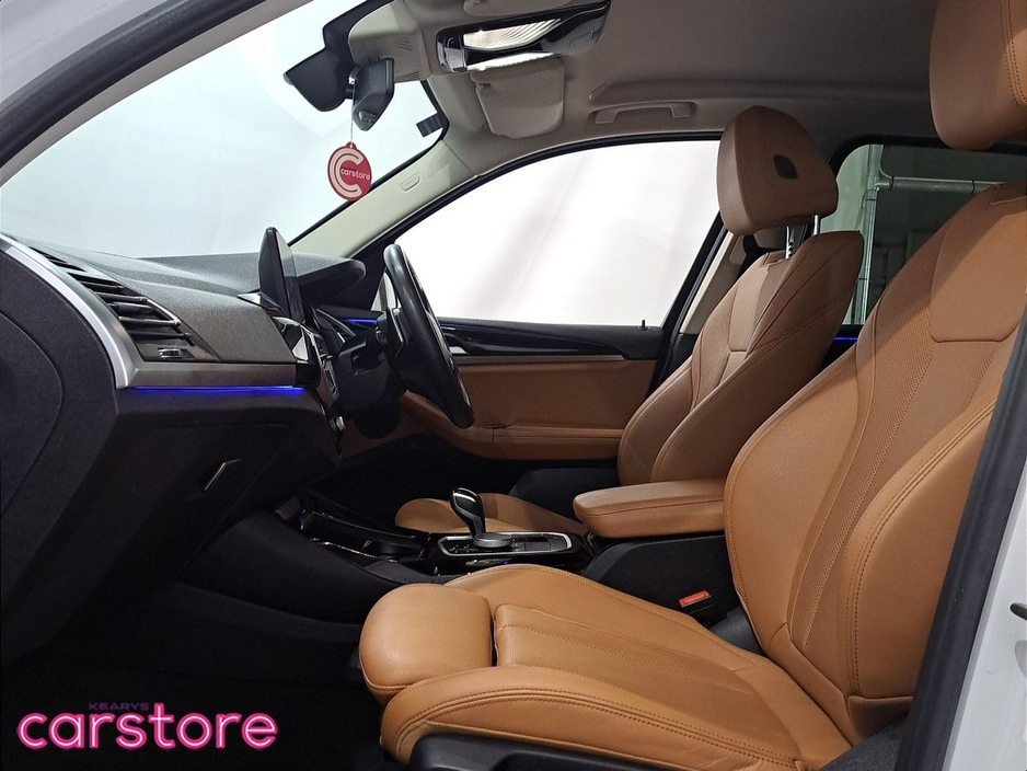 2023 BMW X3 - image 9