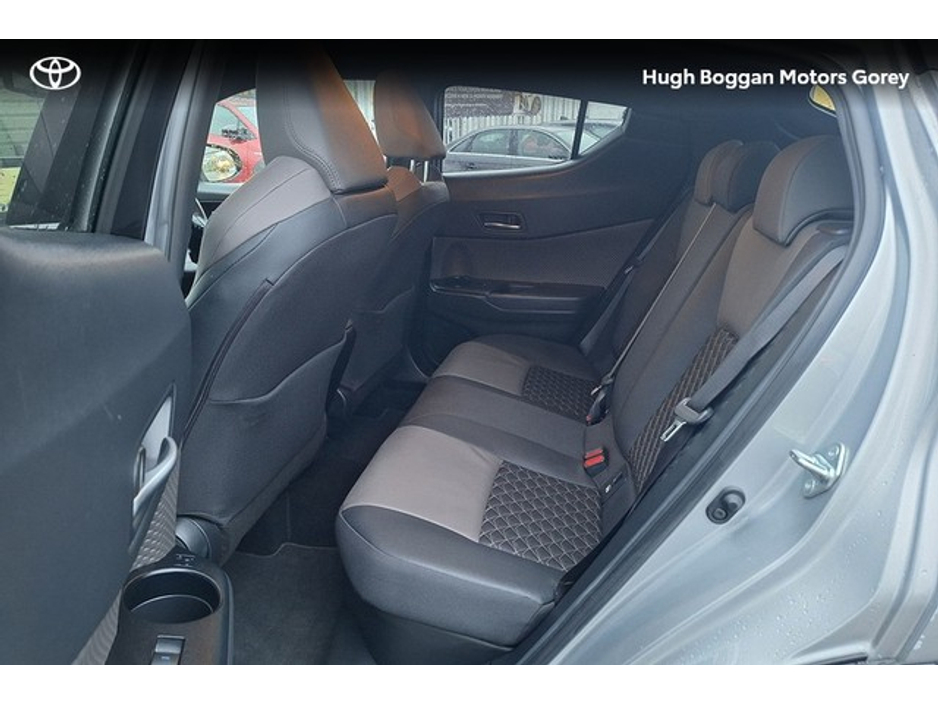 2022 Toyota C-HR HYBRID SOL 4DR AUTO €26,950