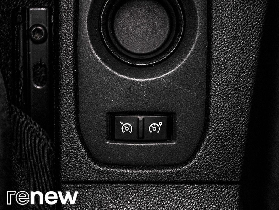 2022 Dacia Duster - image 28