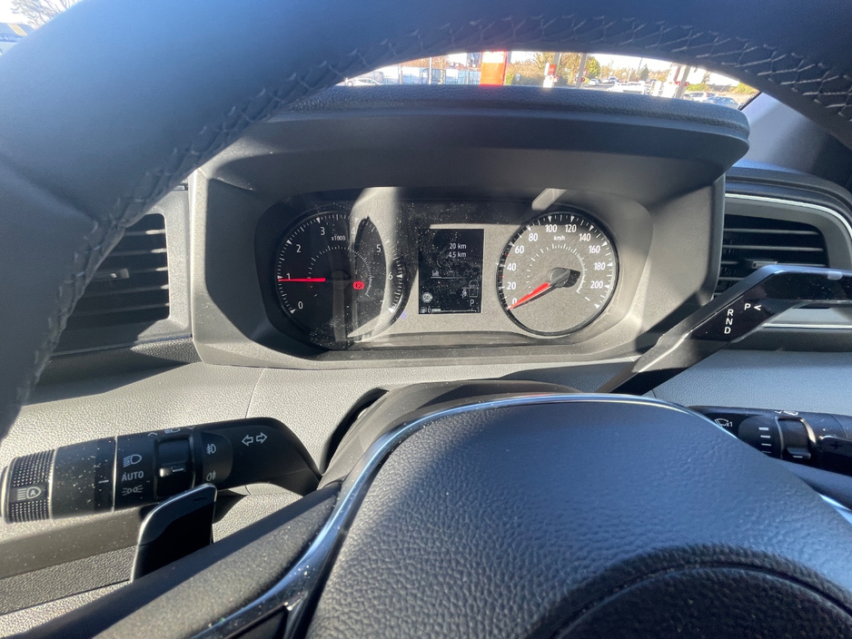 2026 Nissan Interstar - image 11