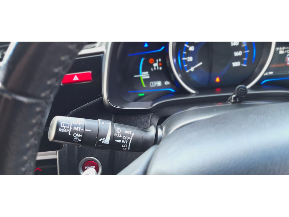 2015 Honda Fit - image 28