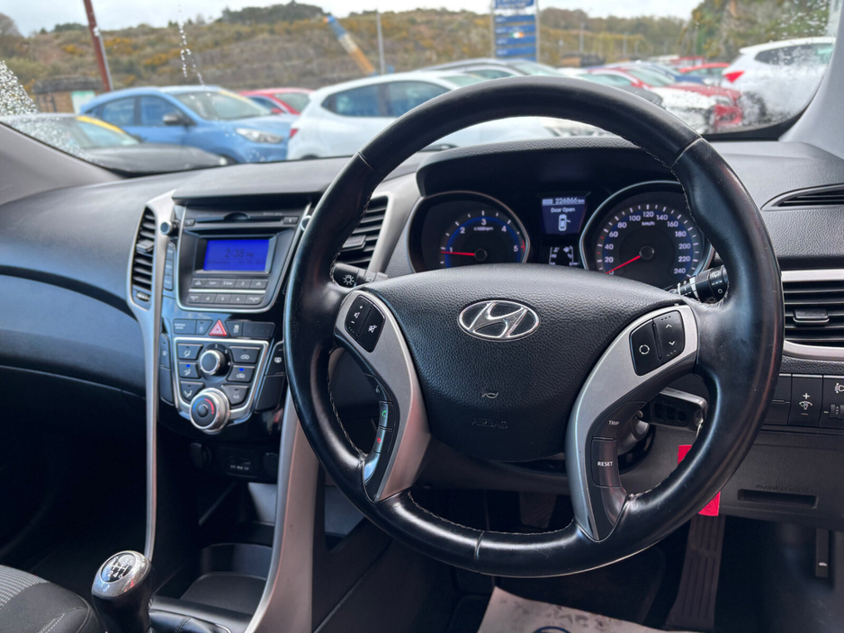 2015 Hyundai i30 - image 7