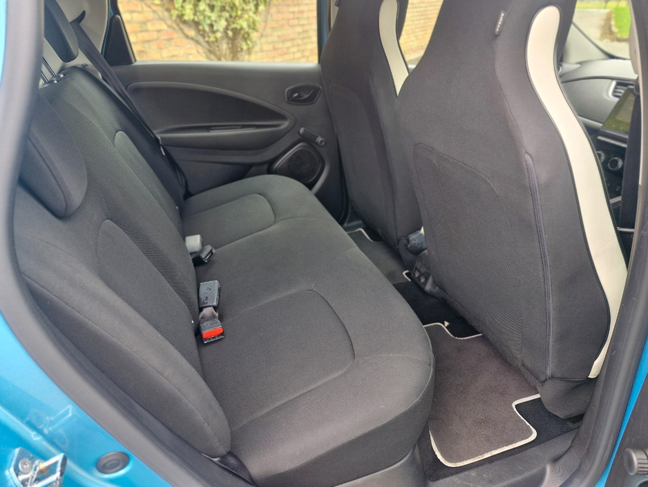 2020 Renault Zoe - image 24