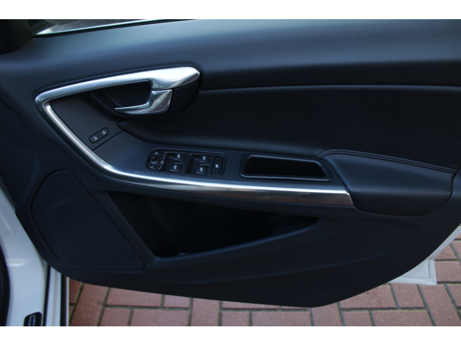 2016 Volvo S60 2.0D4 SE LUXURY PLUS AUTOMATIC // IMMACULATE CONDITION THROUGHOUT // BUY WITH CONFIDENCE AA AND SIMI APPROVED DEALER 2026 // FINANCE ARRANGED // ALL TRADE INS WELCOME // €17,950