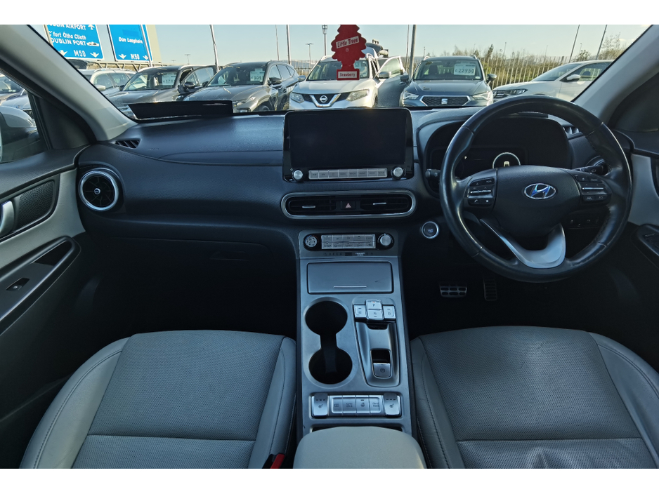 2022 Hyundai Kona - image 12