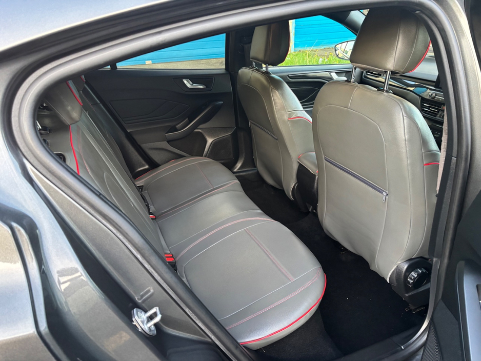 2020 Ford Focus - image 7