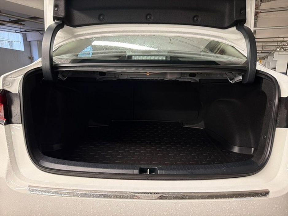 2023 Toyota Corolla HYBRID LUNA AUTO SALOON // TOYOTA SAFETY SENSE // REAR CAMERA // BLUETOOTH // AIR CON // TOYOTA WARRANTY €26,945