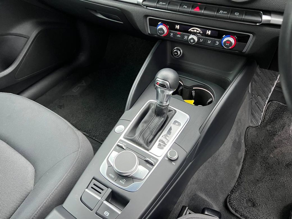 2020 Audi A3 S-LINE PACK 1.4 TFSI // NEW 10" S-LINE ALLOYS // DIGITAL CLUSTER // APPLE CARPLAY/ANDROID AUTO €21,900