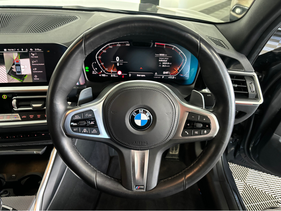 2021 BMW 3 Series - image 9