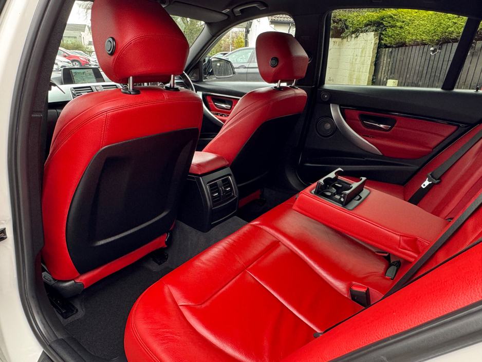 2016 BMW 3 Series - image 19