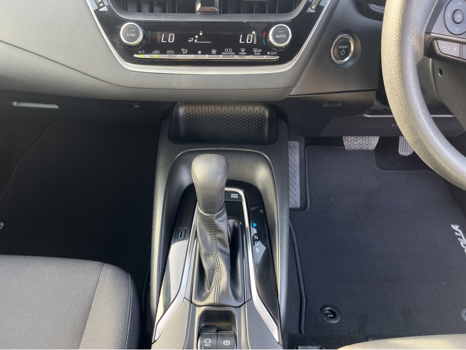 2025 Toyota Corolla - image 11