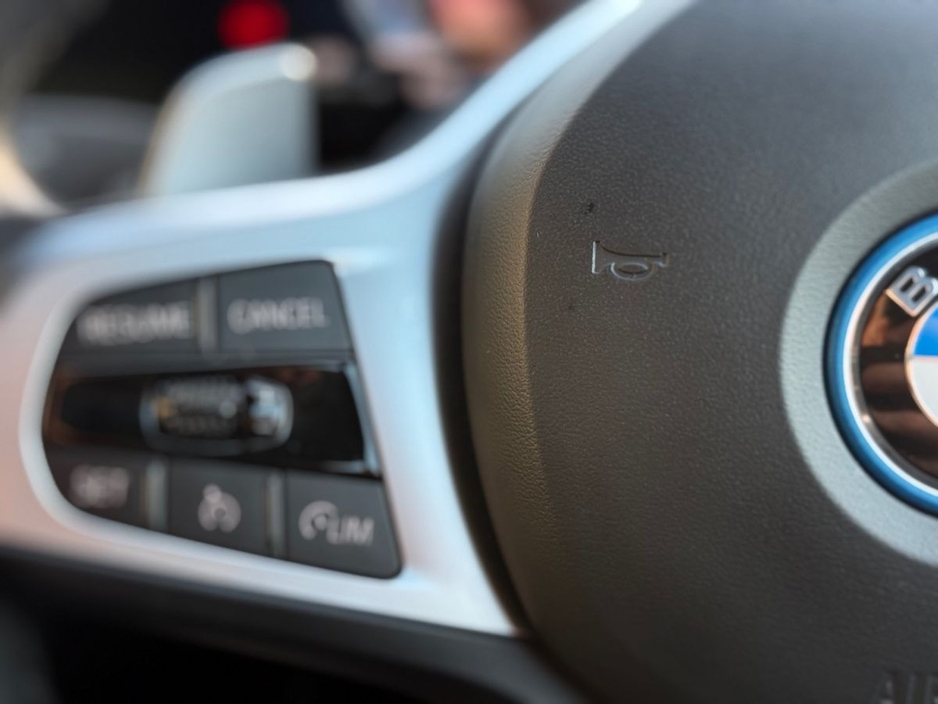 2024 BMW 3 Series - image 17