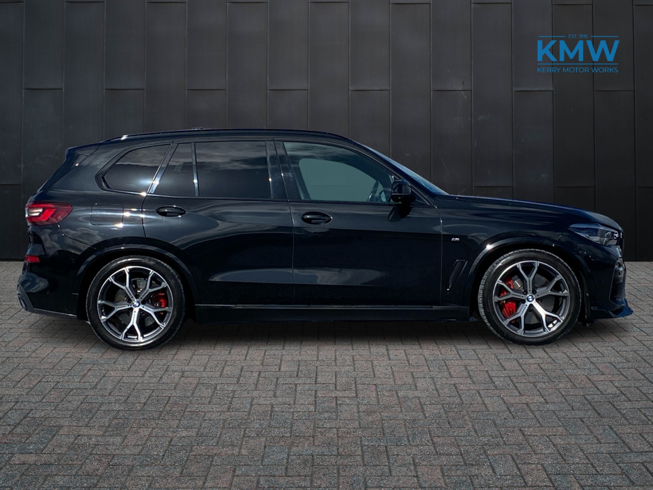 2021 BMW X5 - image 4