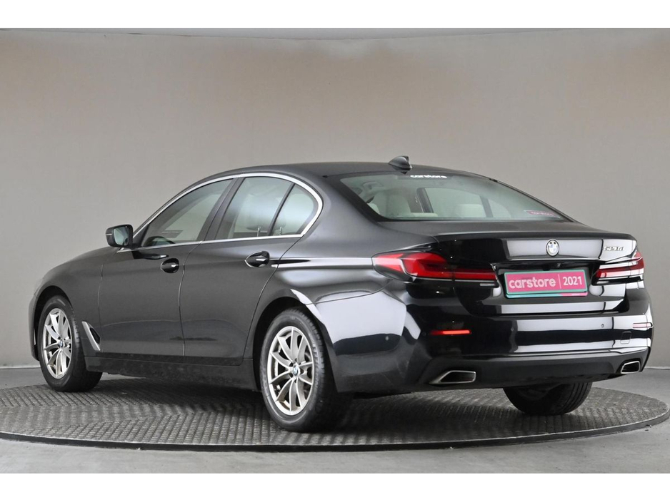 2021 BMW 5 Series - image 7