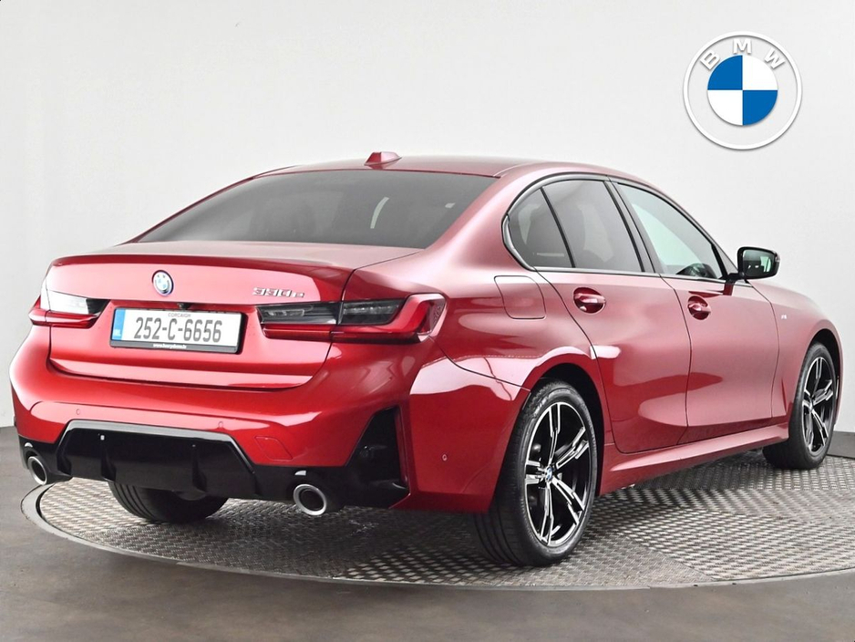 2025 BMW 3 Series - image 20