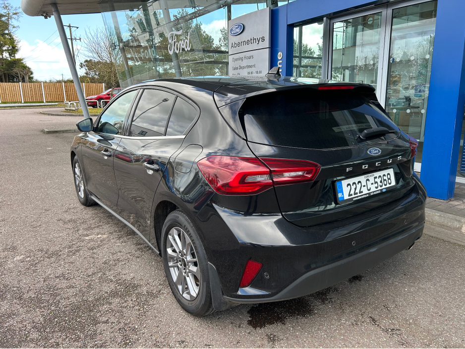 2022 Ford Focus - image 5