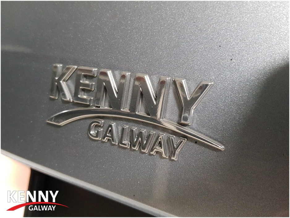 2022 Kia Sportage - image 24