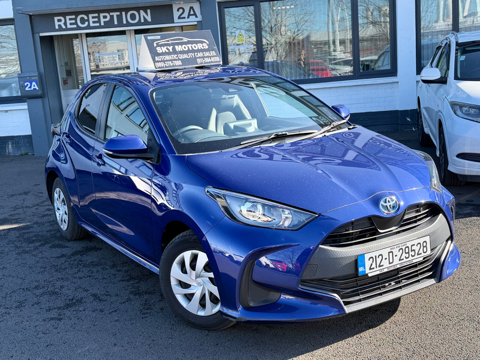 2021 Toyota Yaris - image 4