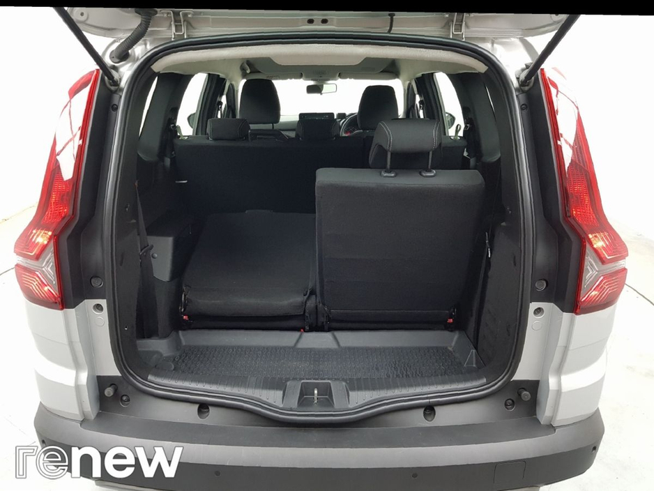 2023 Dacia Jogger - image 12