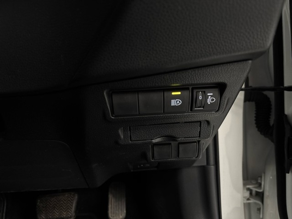 2023 Toyota Corolla Cross - image 12